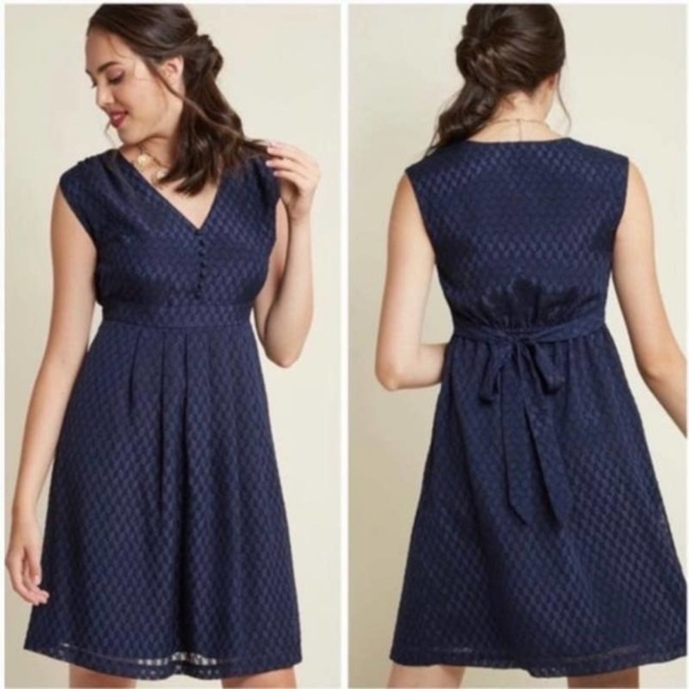 ModCloth Chevron v-neck tie waist sleeveless dress XL